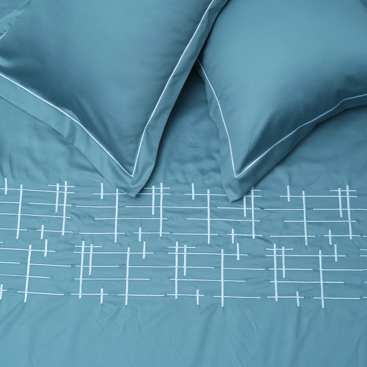 Art Imperial Grid 100% Cotton Embroidered Flat Bed Sheet – 400 TC – 90" x 108"