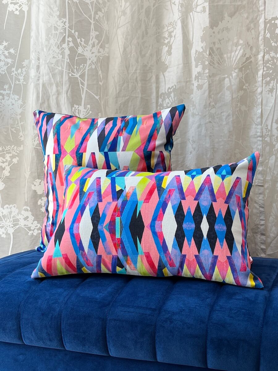 Reflecting Pattern Printed Soft Velvet Multicolour Cushion Cover Size 16"x16"
