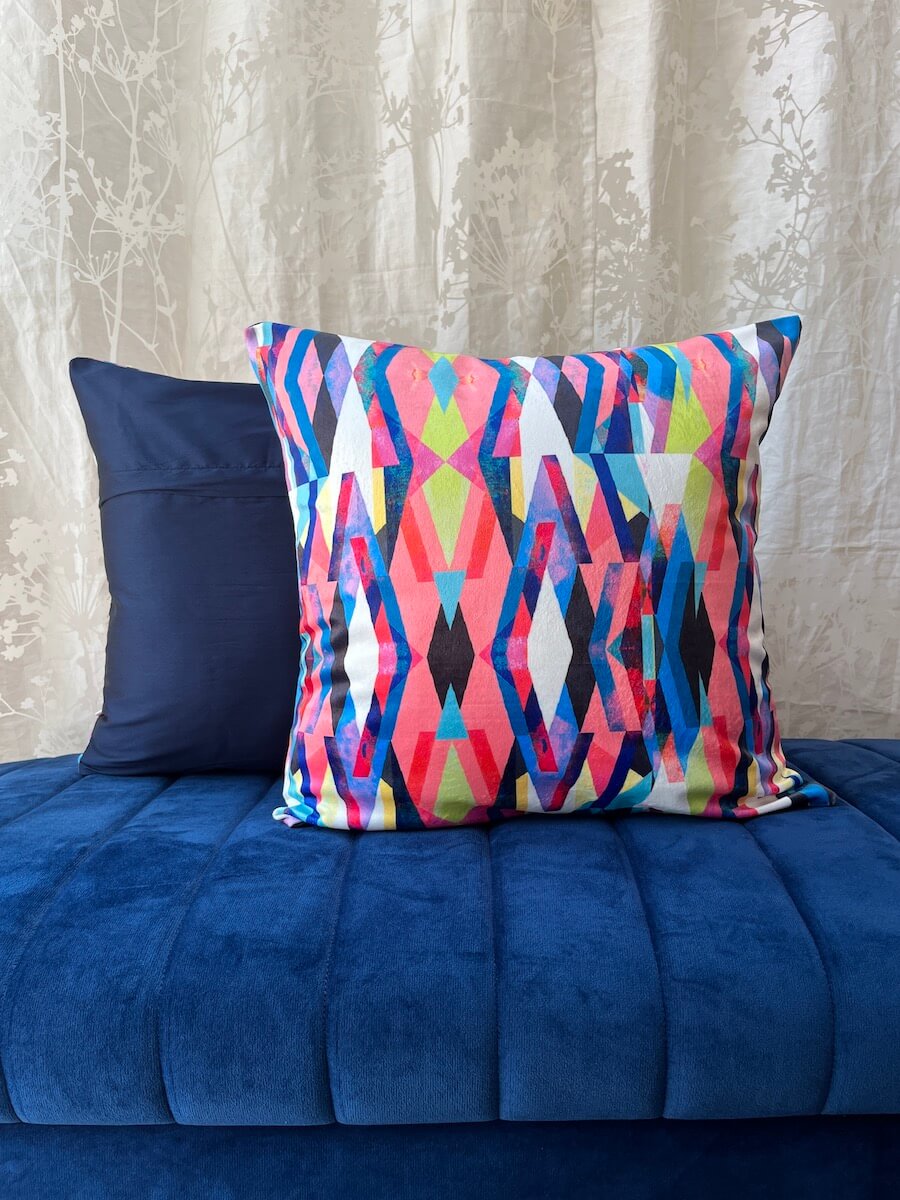 Reflecting Pattern Printed Soft Velvet Multicolour Cushion Cover Size 16"x16"