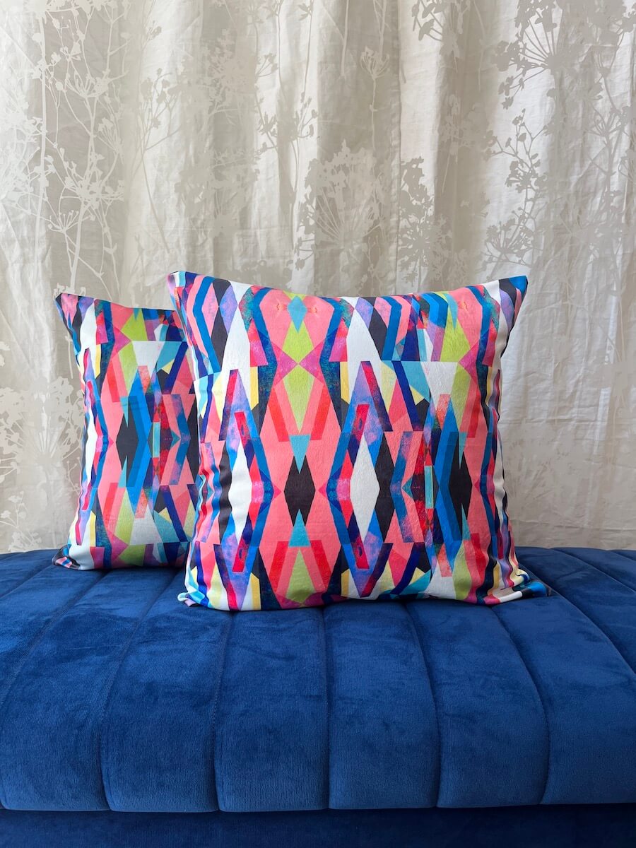 Reflecting Pattern Printed Soft Velvet Multicolour Cushion Cover Size 16"x16"